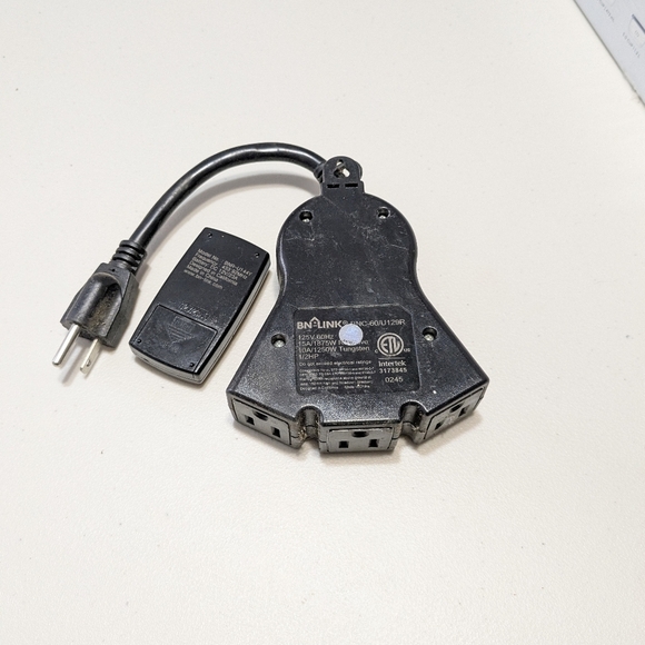 Remote Controlled Three Outlet Switch Extension Cord Tap BNC-60 - Picture 3 of 7